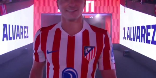 气氛热烈！马竞举办迎新之夜活动，球迷们高呼阿尔瓦雷斯名字