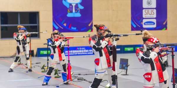 射击世界杯宁波站｜挪威选手女子50米步枪三姿摘金