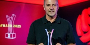 官方：弗里克荣获2025年图片报年度最佳教练奖